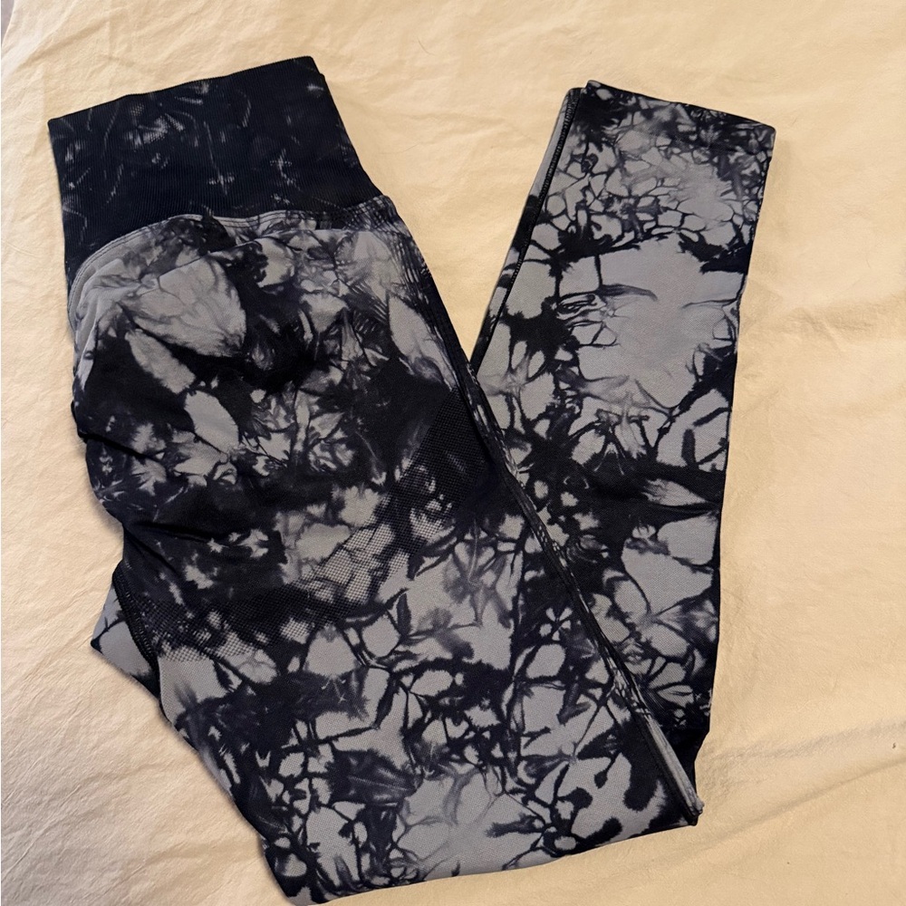 Never worn - Black and Gray Tie-Dye Leggings